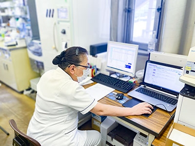 コンピュータ操作の様子